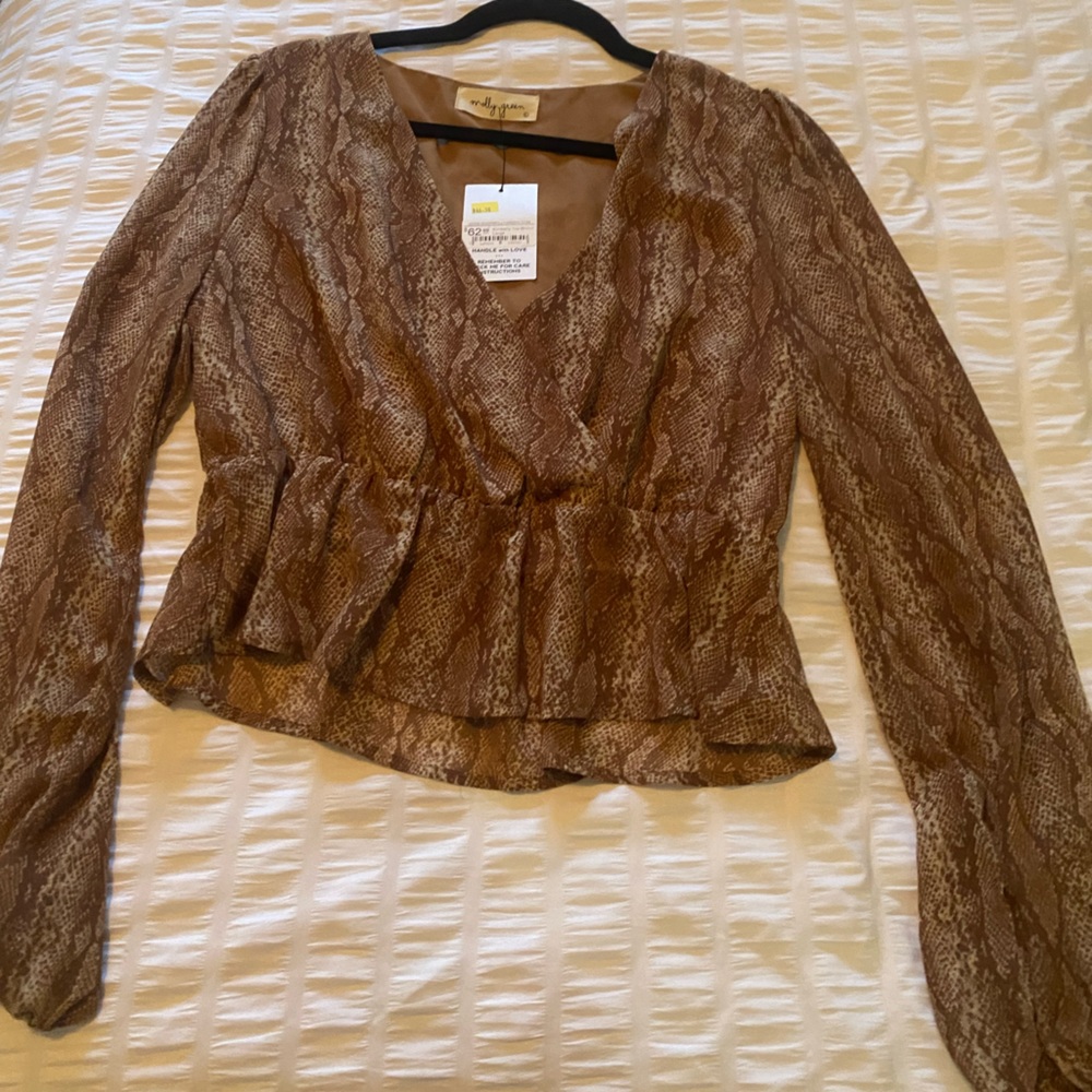 Long sleeve cropped blouse